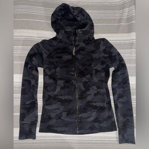 Lululemon Scuba Camo Zip Up Great Condition 8